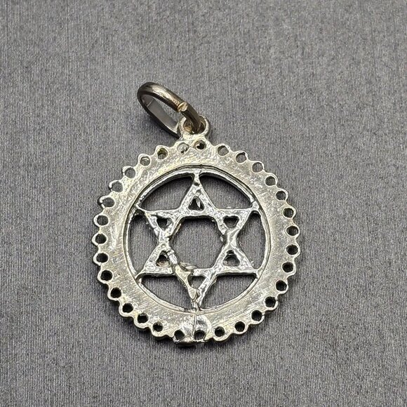 925 Sterling Silver Star of David Filigree Circle Pendant 1" Diamond Cut" - Picture 3 of 7